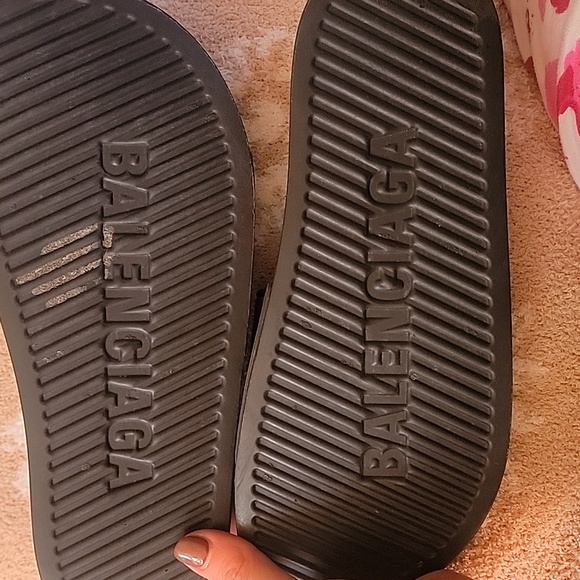 Balenciaga pool slide - Picture 2 of 3